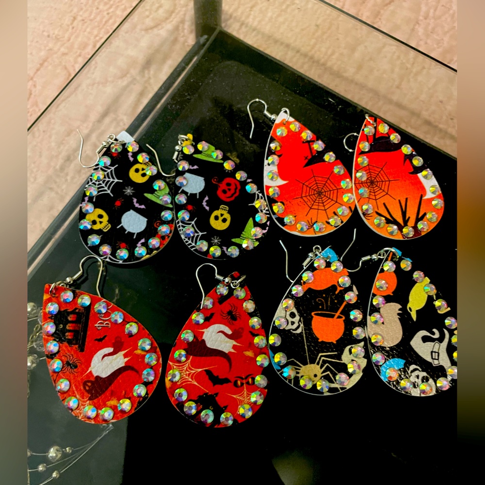 Nwt 4 sets of Halloween leather teardrop earrings